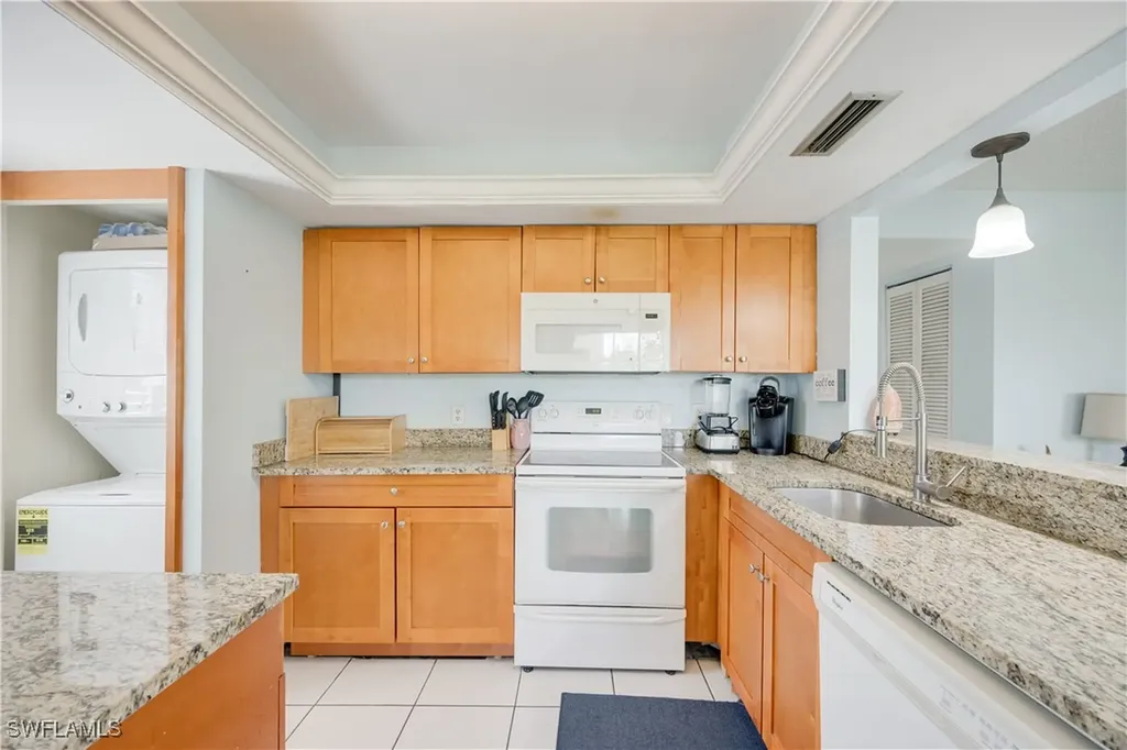 1400 Pompei Lane Naples FL 34103