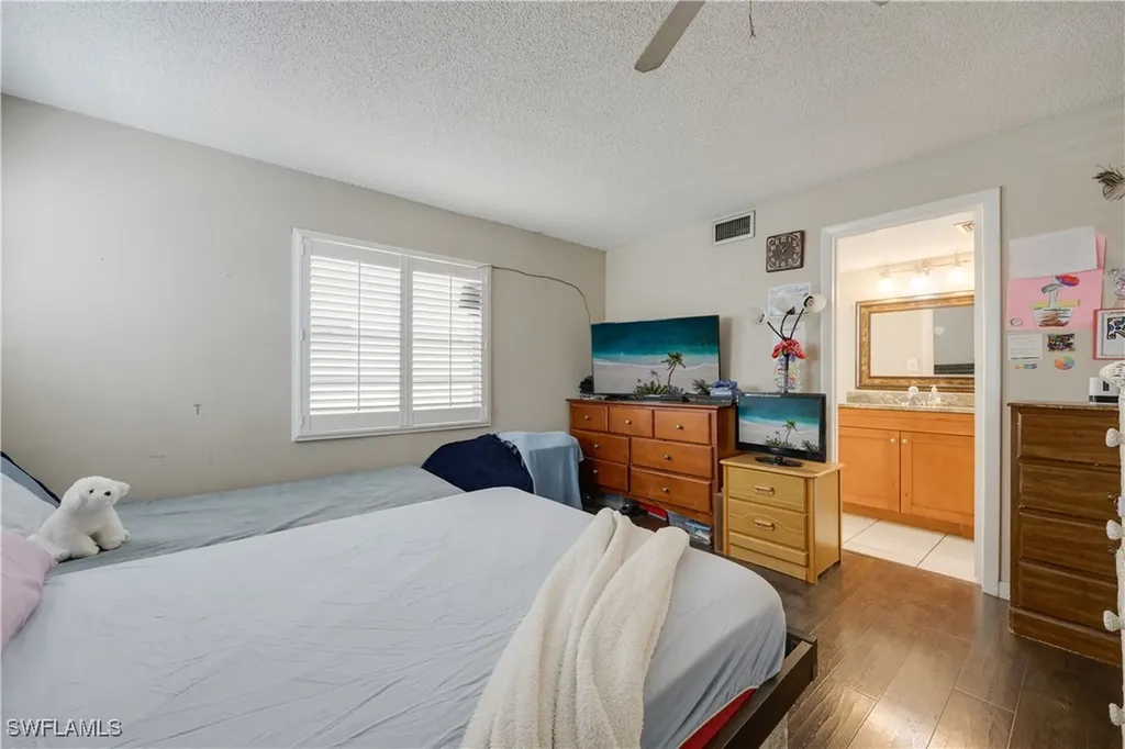 1400 Pompei Lane Naples FL 34103