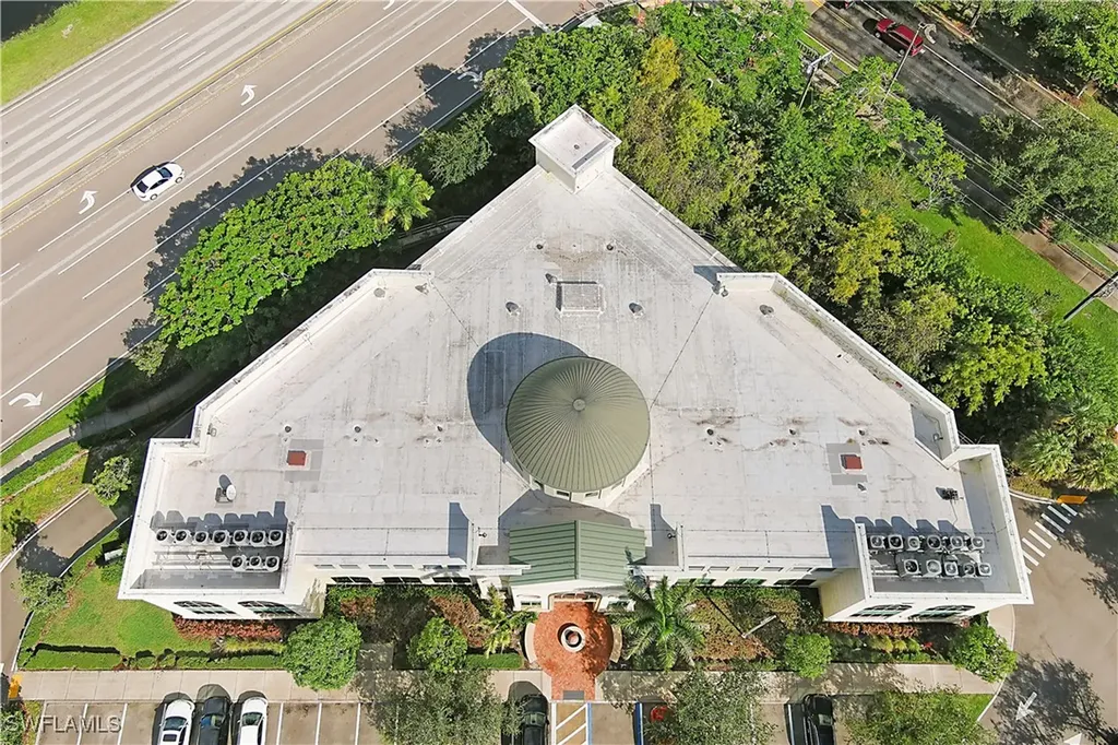 3021 Airport Road N Naples FL 34105
