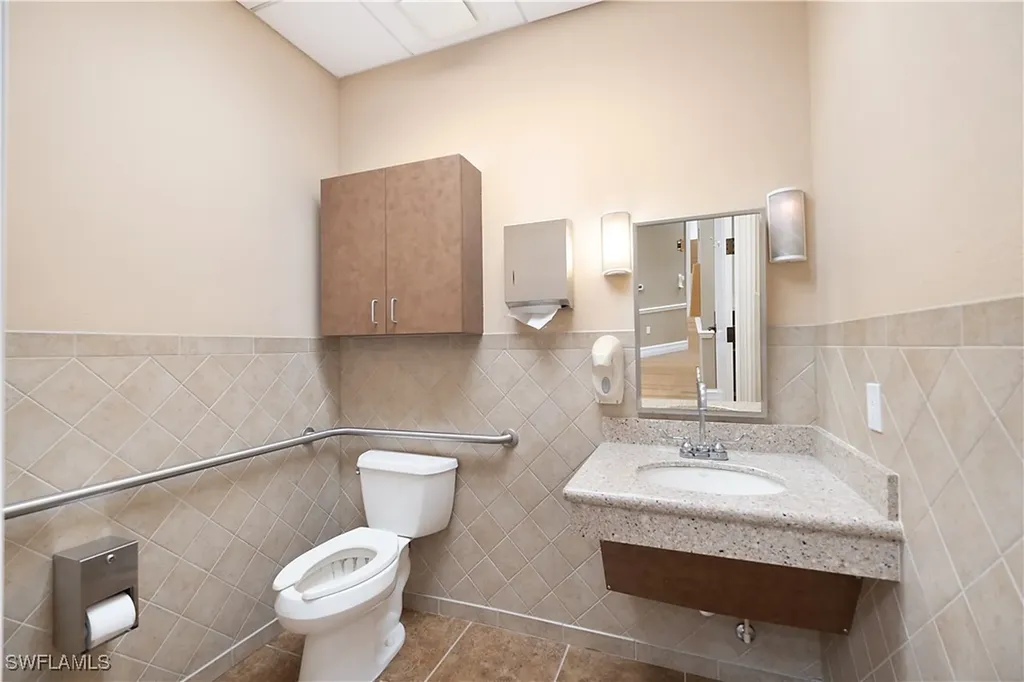 3021 Airport Road N Naples FL 34105