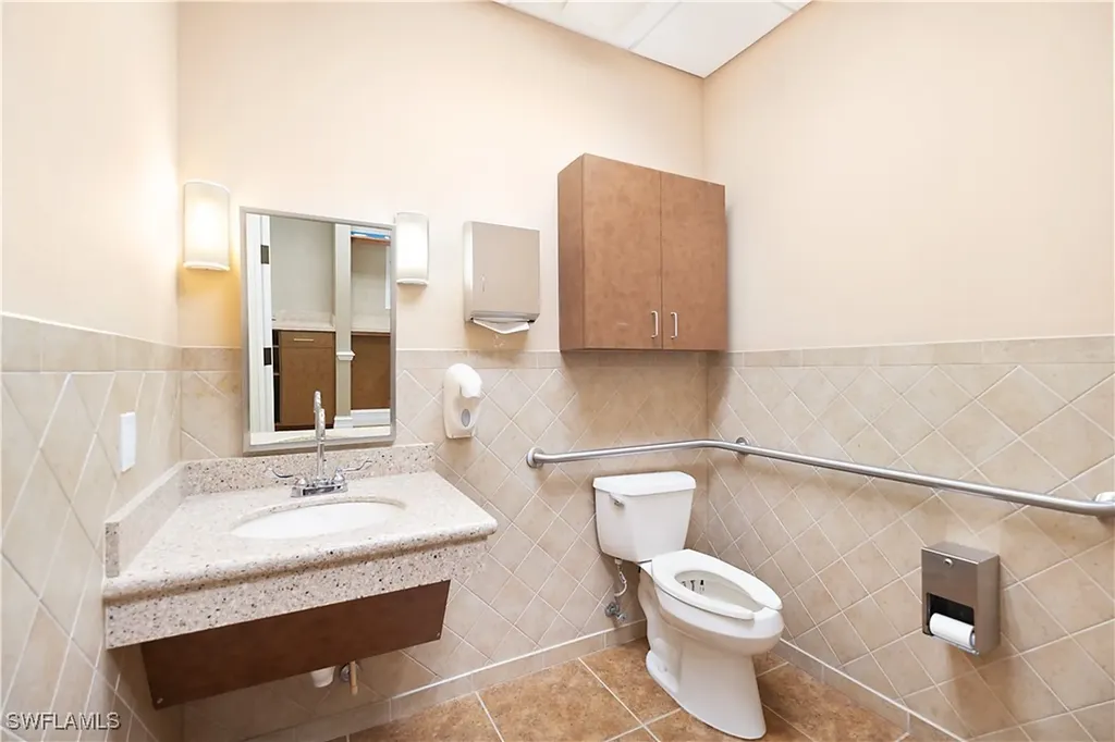 3021 Airport Road N Naples FL 34105