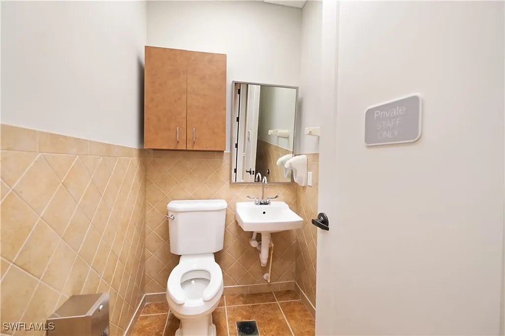 3021 Airport Road N Naples FL 34105