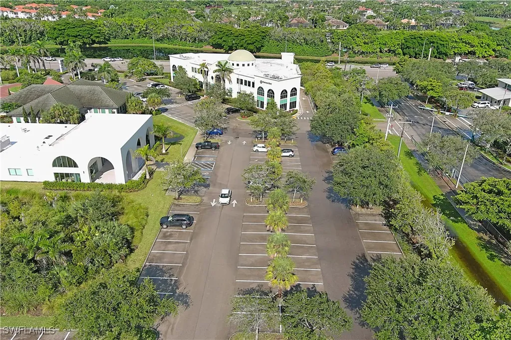 3021 Airport Road N Naples FL 34105