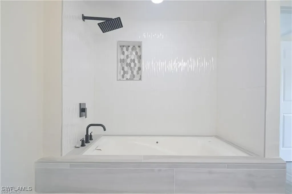 711 SE 12th Avenue Cape Coral FL 33990