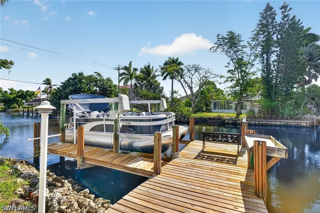 6075 Island Park Court Fort Myers FL 33908
