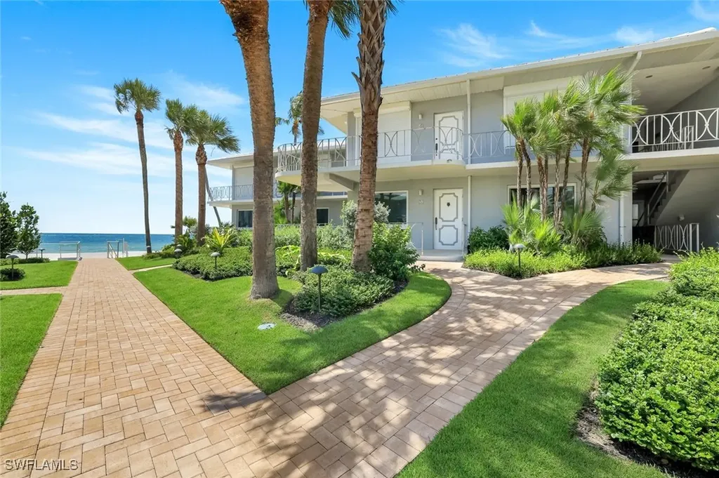 1851 Gulf Shore Boulevard N. Naples FL 34102