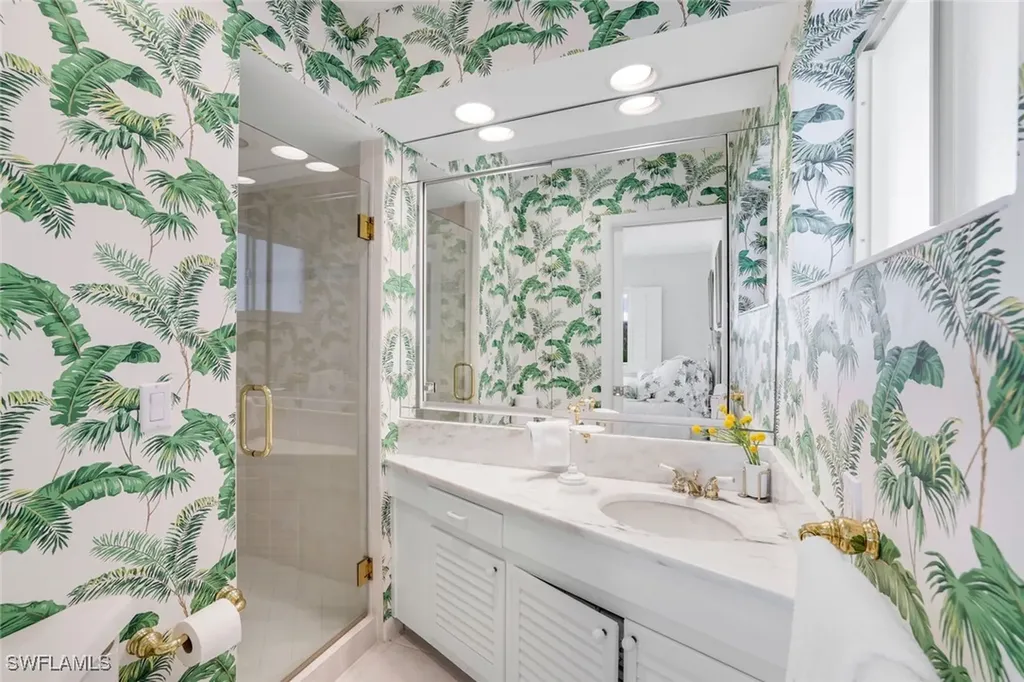 1851 Gulf Shore Boulevard N. Naples FL 34102