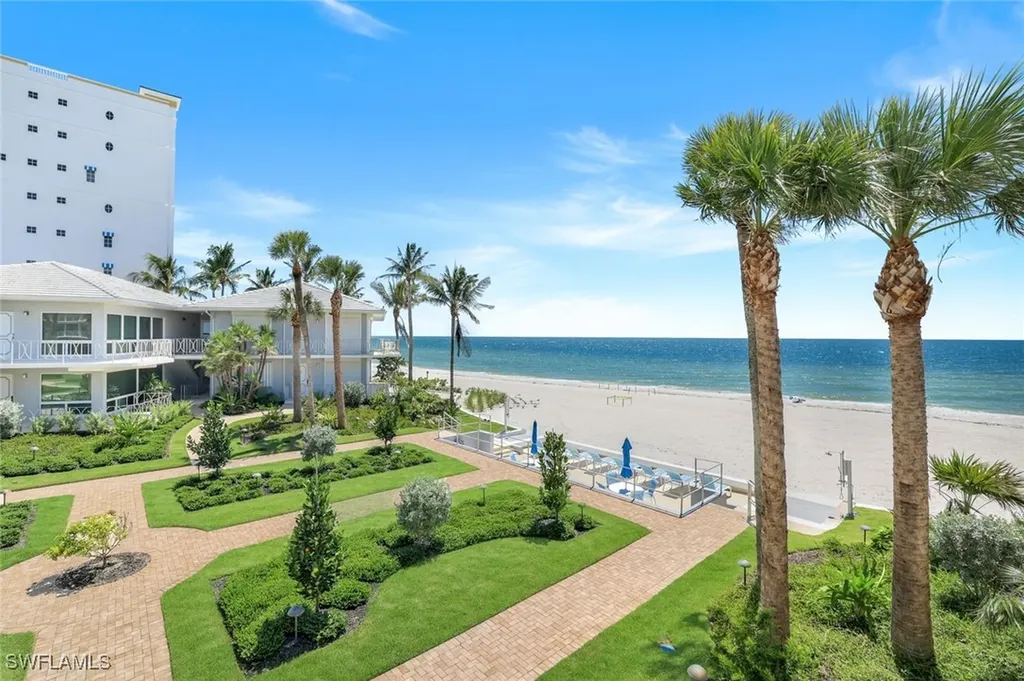 1851 Gulf Shore Boulevard N. Naples FL 34102