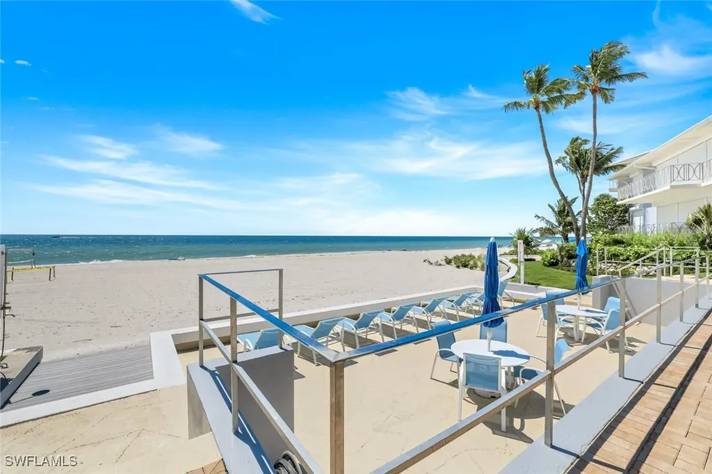 1851 Gulf Shore Boulevard N. Naples FL 34102
