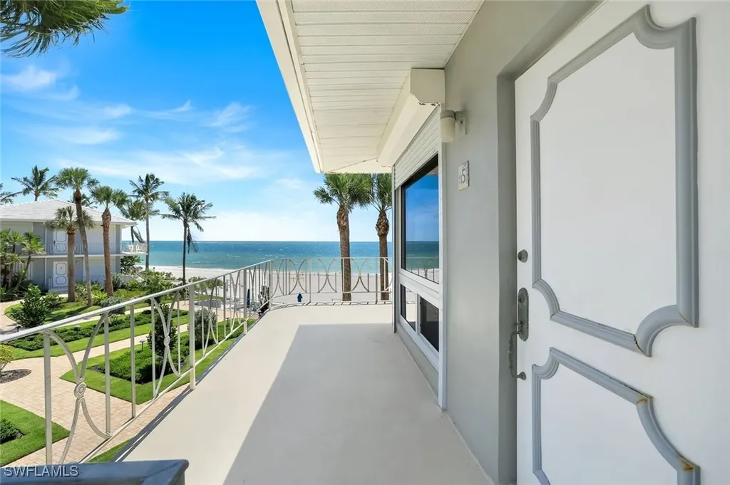 1851 Gulf Shore Boulevard N. Naples FL 34102