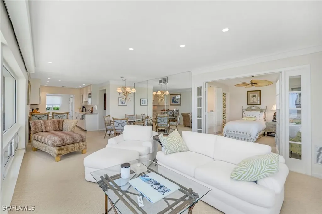 1851 Gulf Shore Boulevard N. Naples FL 34102
