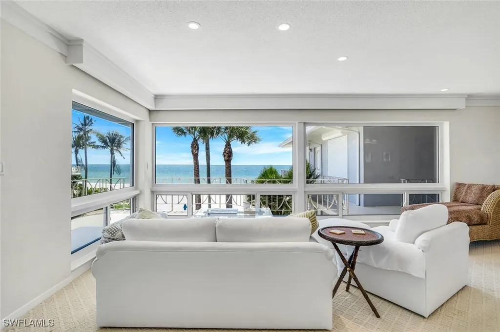 1851 Gulf Shore Boulevard N. Naples FL 34102