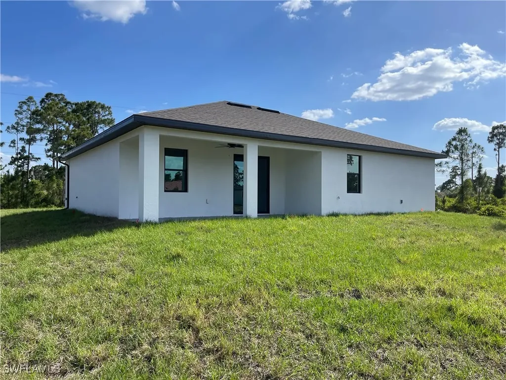 1137 Damen Street E Lehigh Acres FL 33974