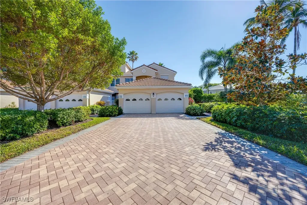 8415 Excalibur Circle Naples FL 34108
