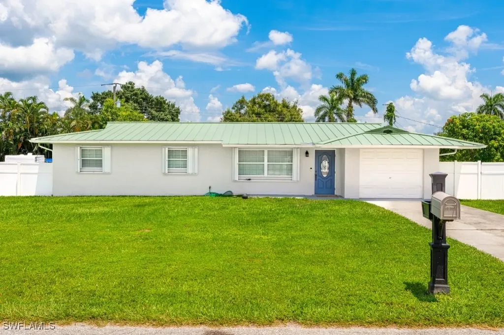 165 Charles Street Fort Myers FL 33905