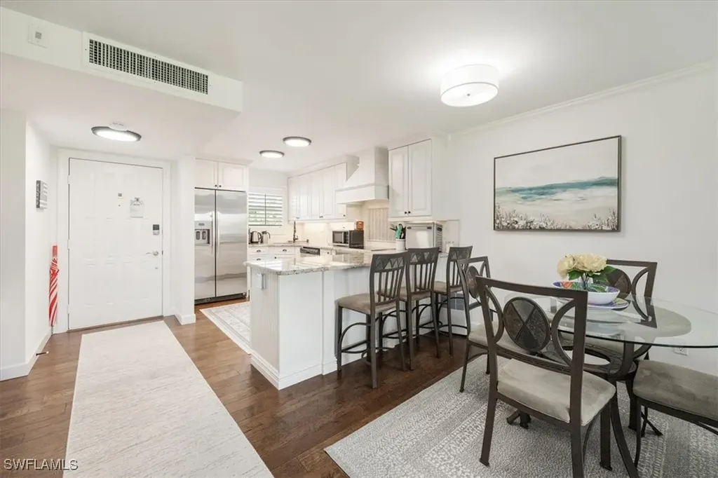 45 High Point Circle S Naples FL 34103