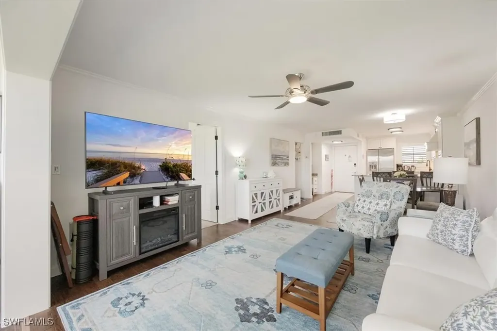 45 High Point Circle S Naples FL 34103