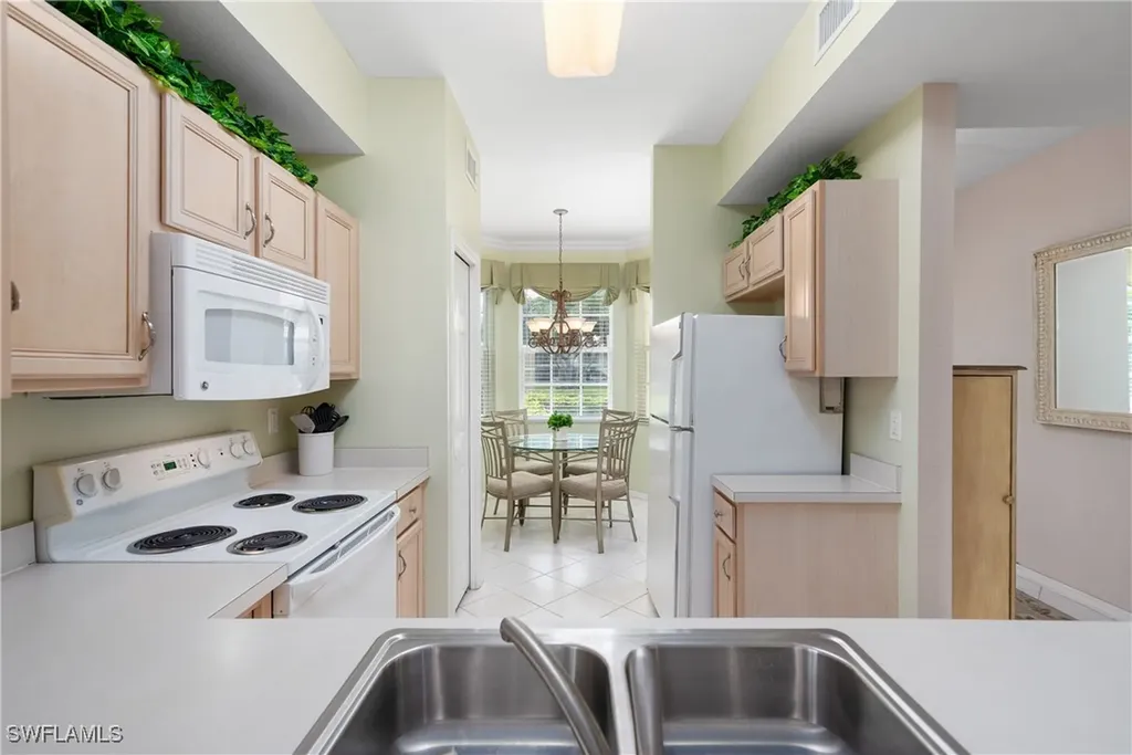 2325 Carrington Court Naples FL 34109