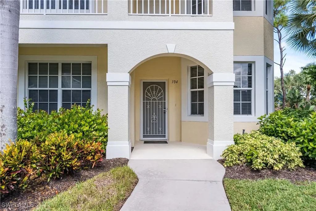 2325 Carrington Court Naples FL 34109