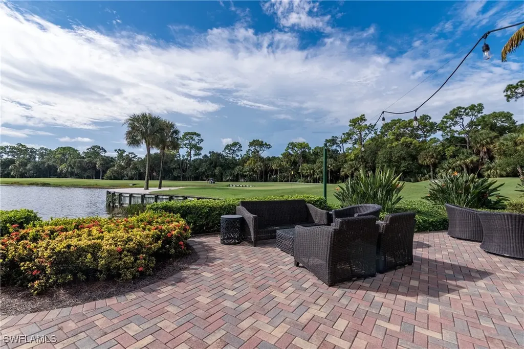 2325 Carrington Court Naples FL 34109