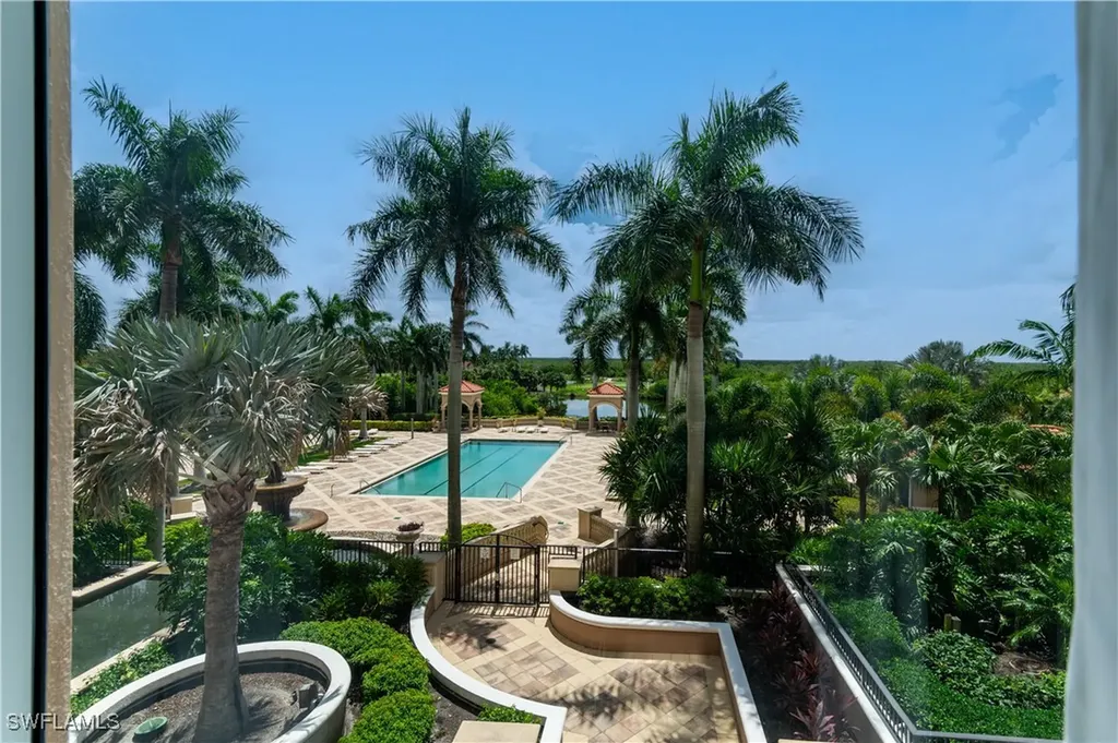 1060 Borghese Lane Naples FL 34114