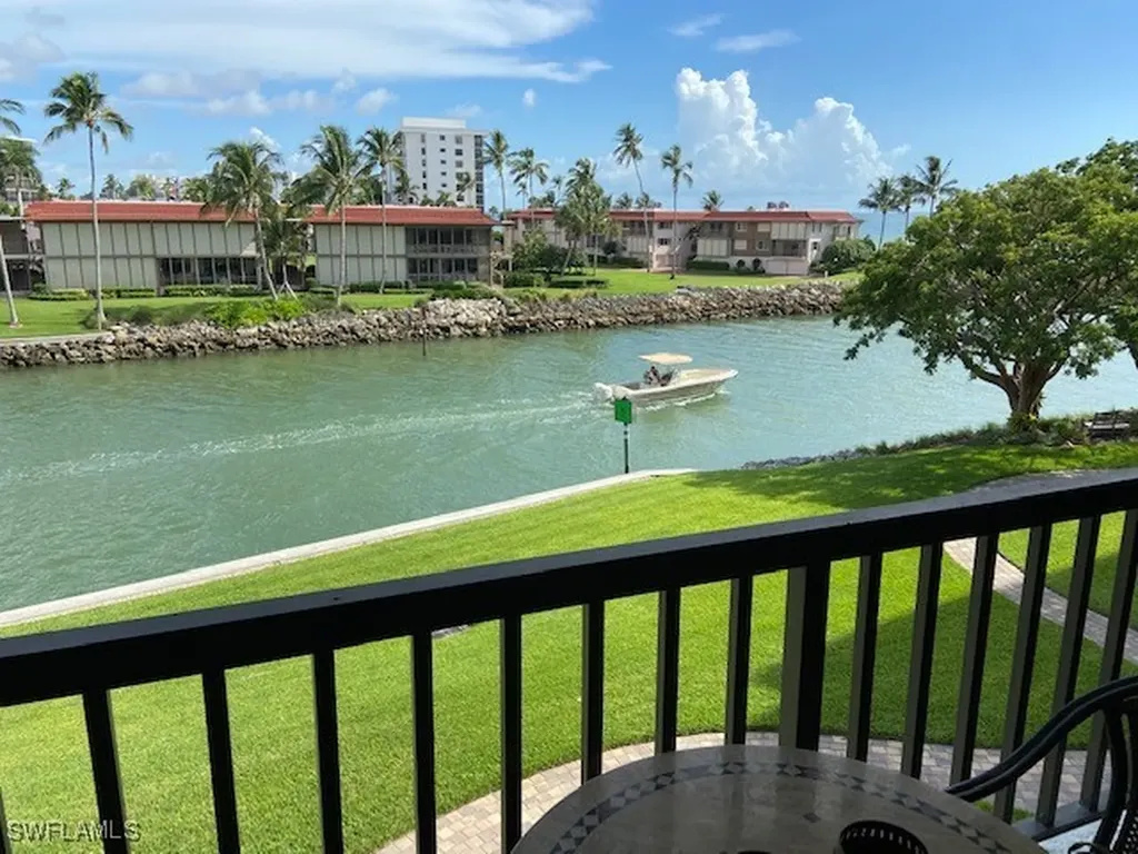 2305 Gulf Shore Boulevard N Naples FL 34103