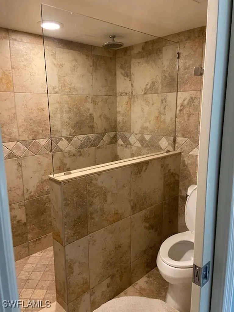 2305 Gulf Shore Boulevard N Naples FL 34103
