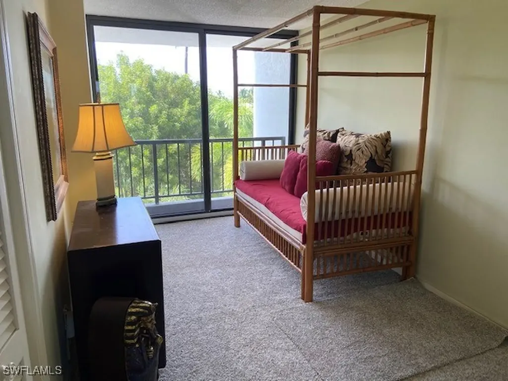 2305 Gulf Shore Boulevard N Naples FL 34103
