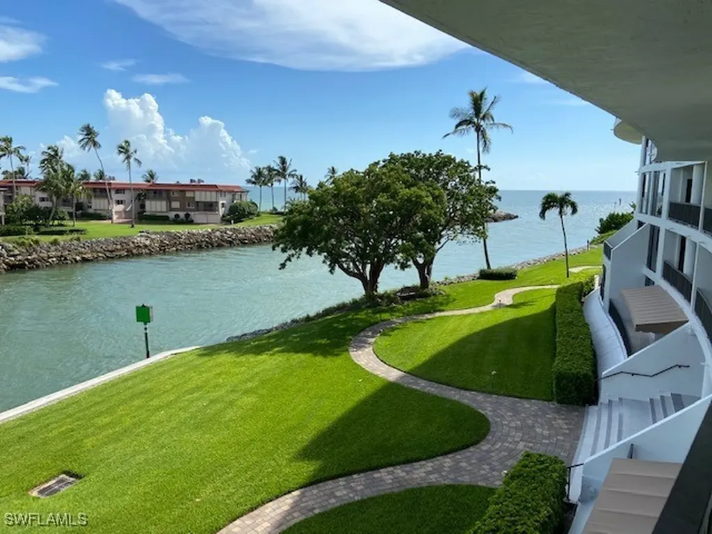 2305 Gulf Shore Boulevard N Naples FL 34103