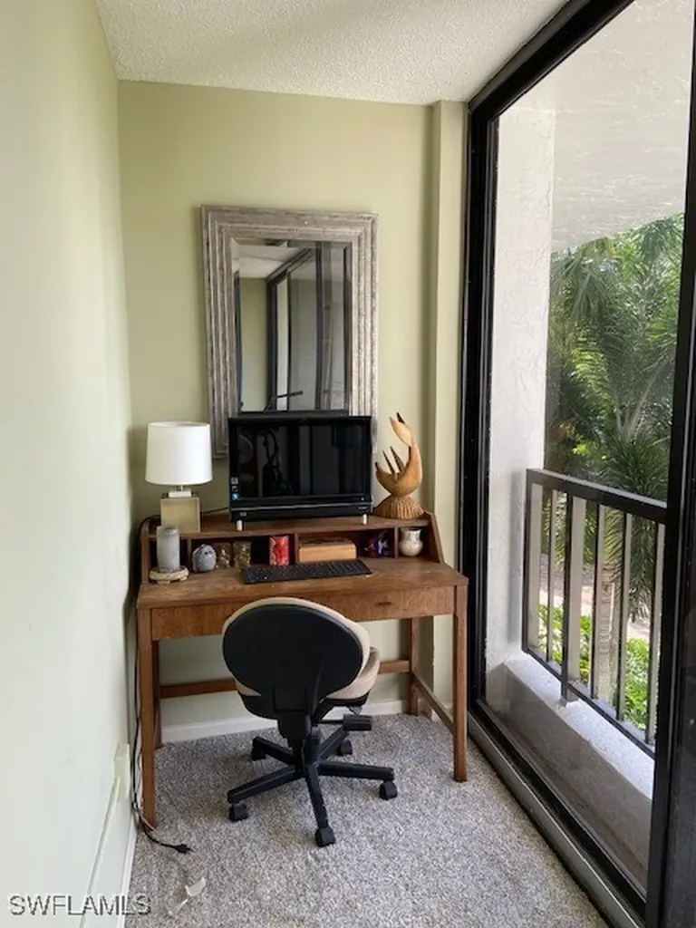 2305 Gulf Shore Boulevard N Naples FL 34103