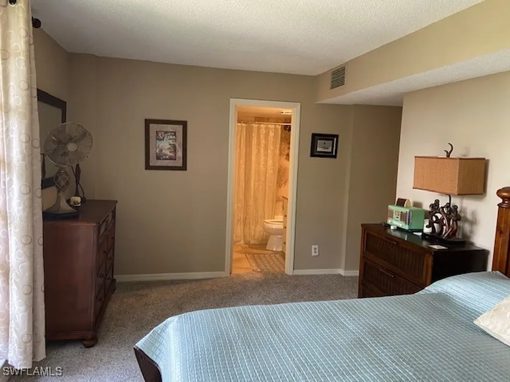 2305 Gulf Shore Boulevard N Naples FL 34103