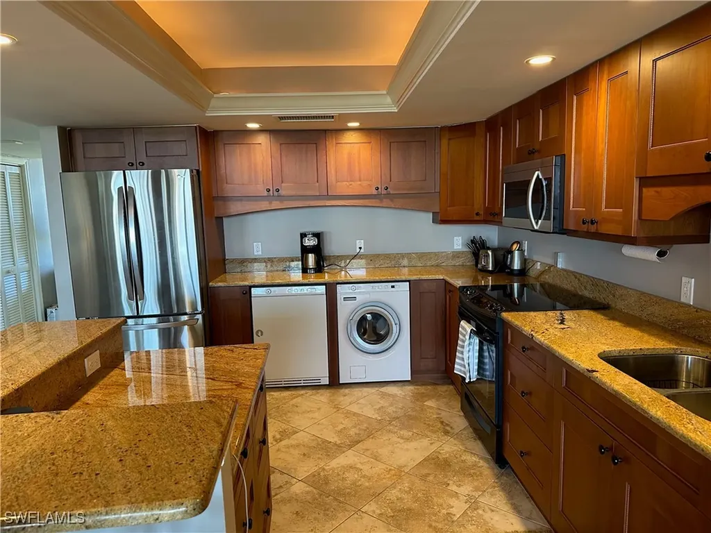 2305 Gulf Shore Boulevard N Naples FL 34103