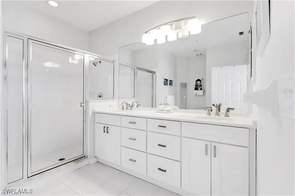 200 Vintage Circle Naples FL 34119
