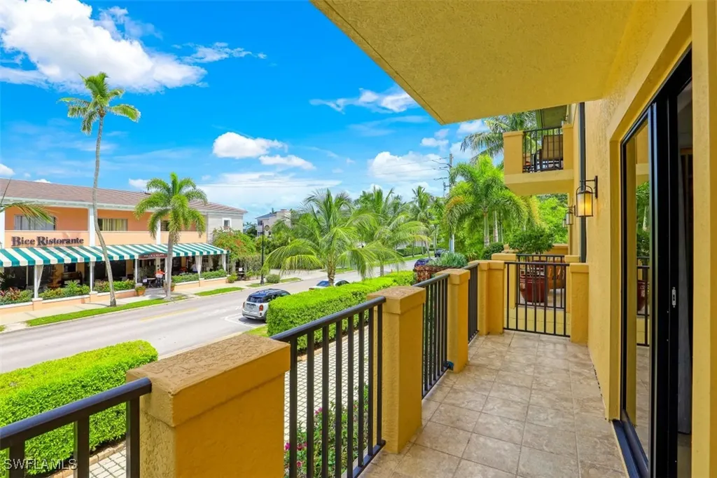 270 5th Avenue S Naples FL 34102