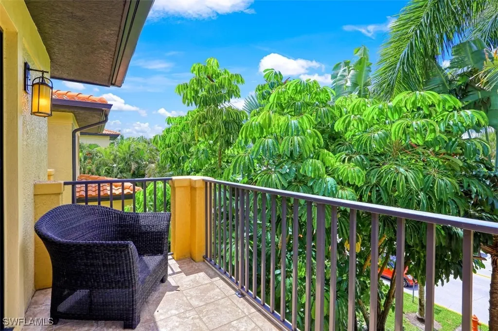 270 5th Avenue S Naples FL 34102