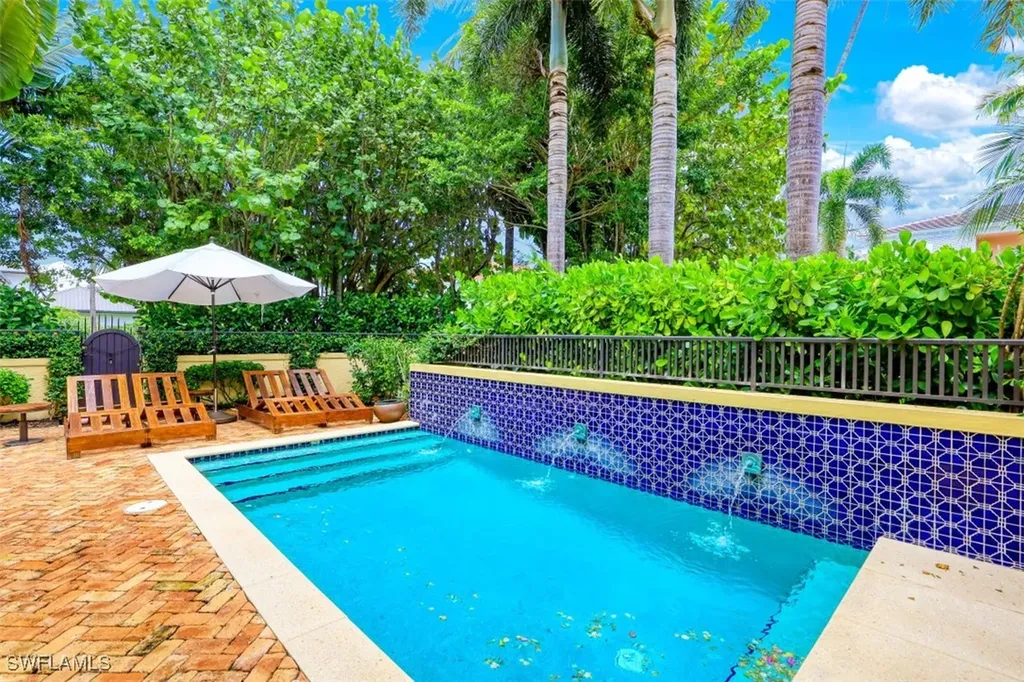 270 5th Avenue S Naples FL 34102