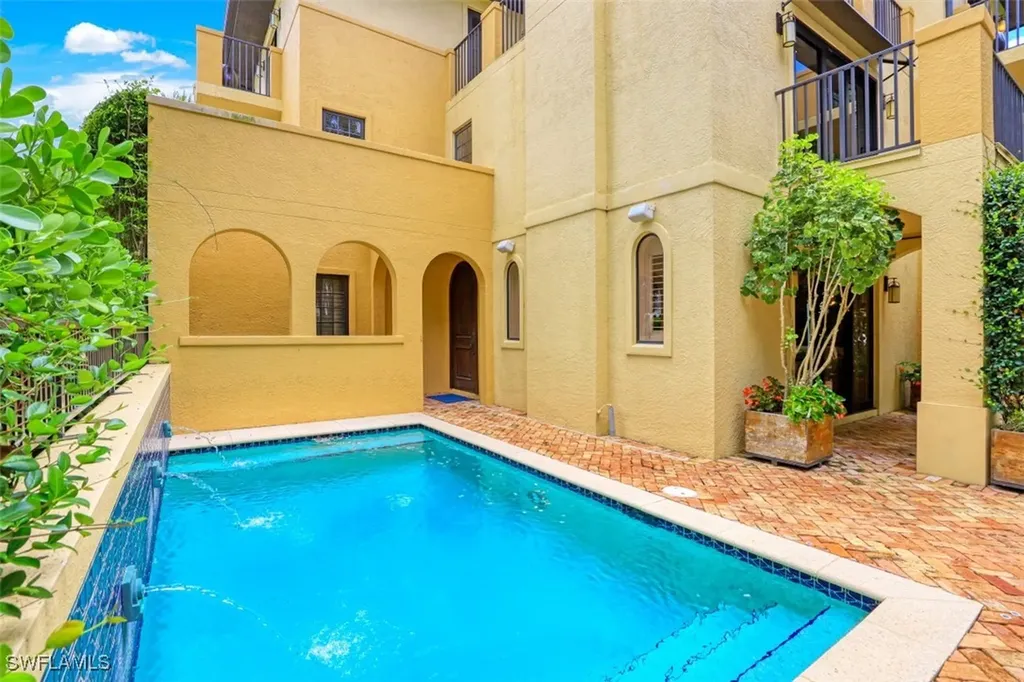 270 5th Avenue S Naples FL 34102