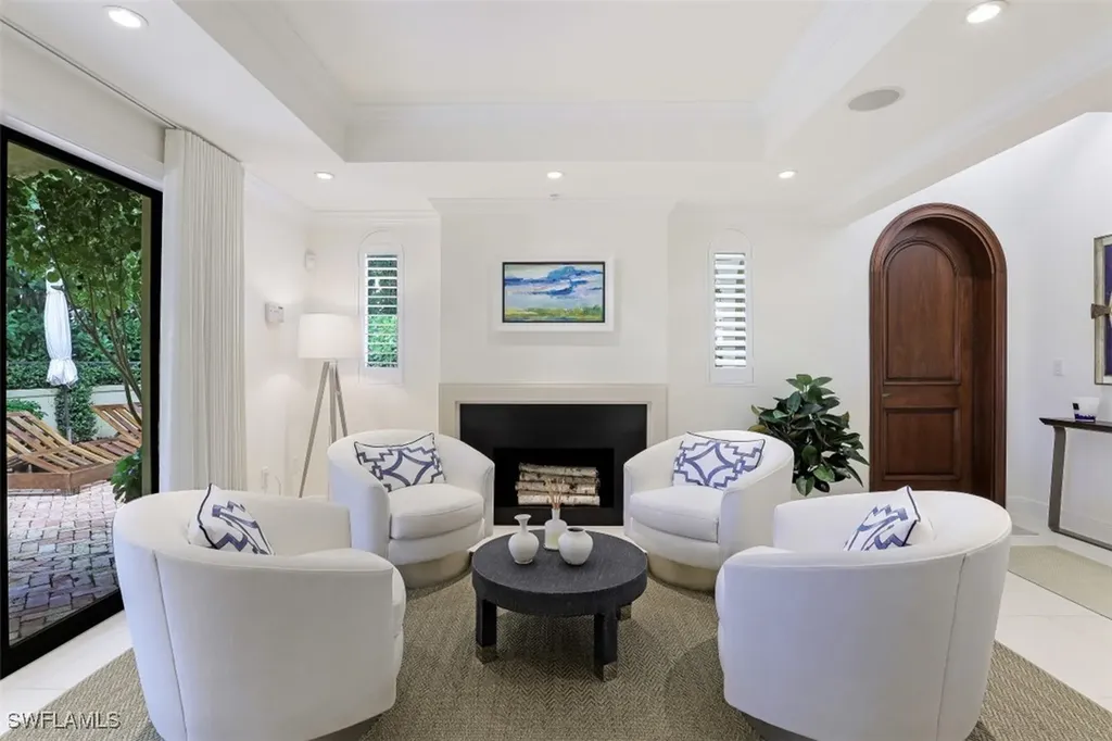 270 5th Avenue S Naples FL 34102