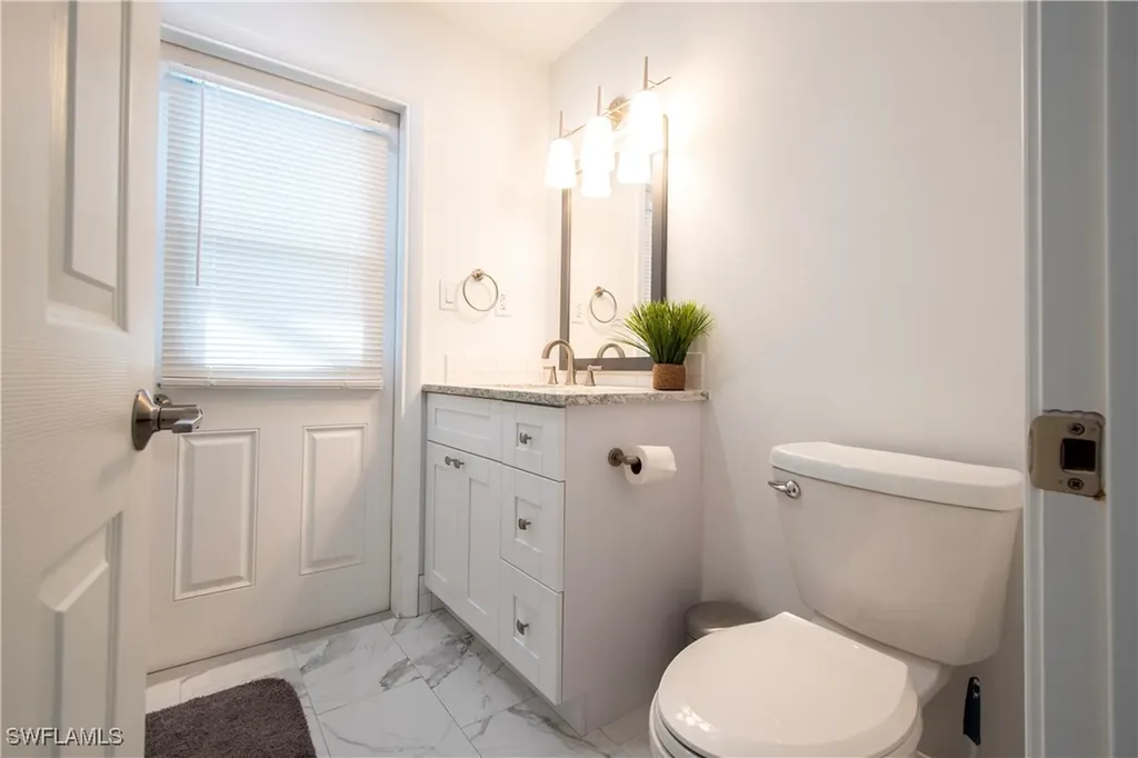 19 Pelican Street E Naples FL 34113
