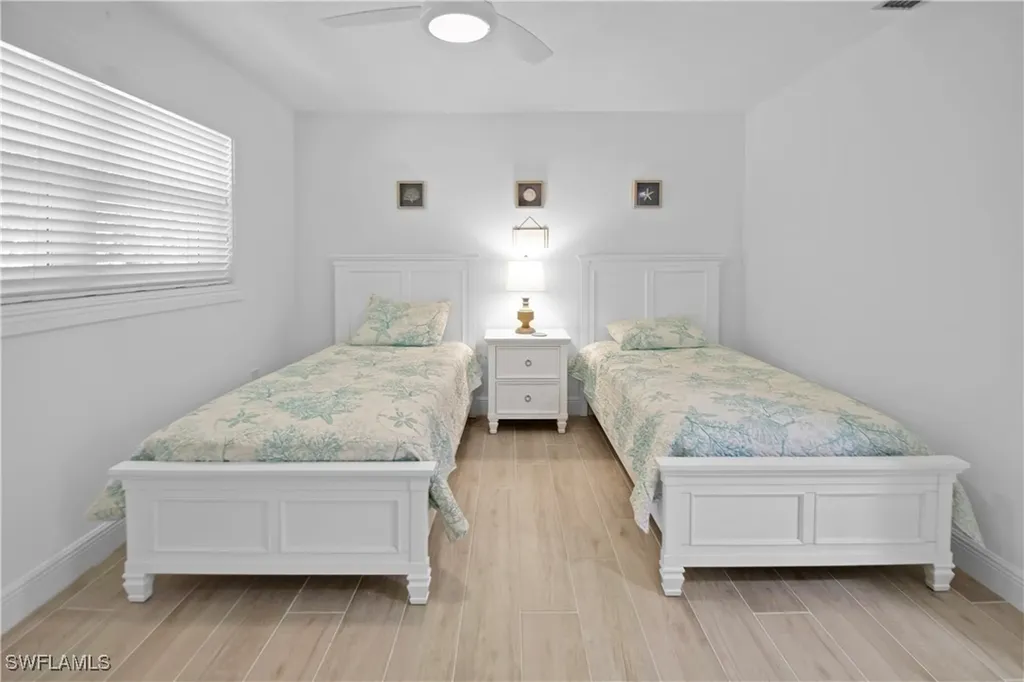 19 Pelican Street E Naples FL 34113