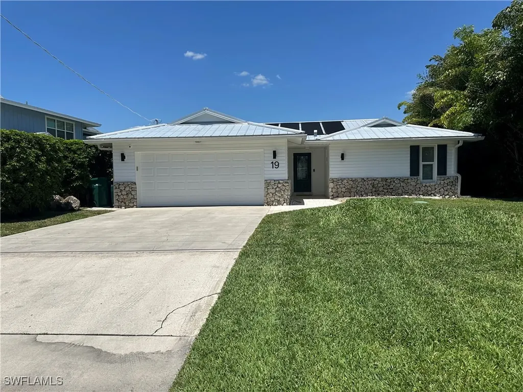 19 Pelican Street E Naples FL 34113