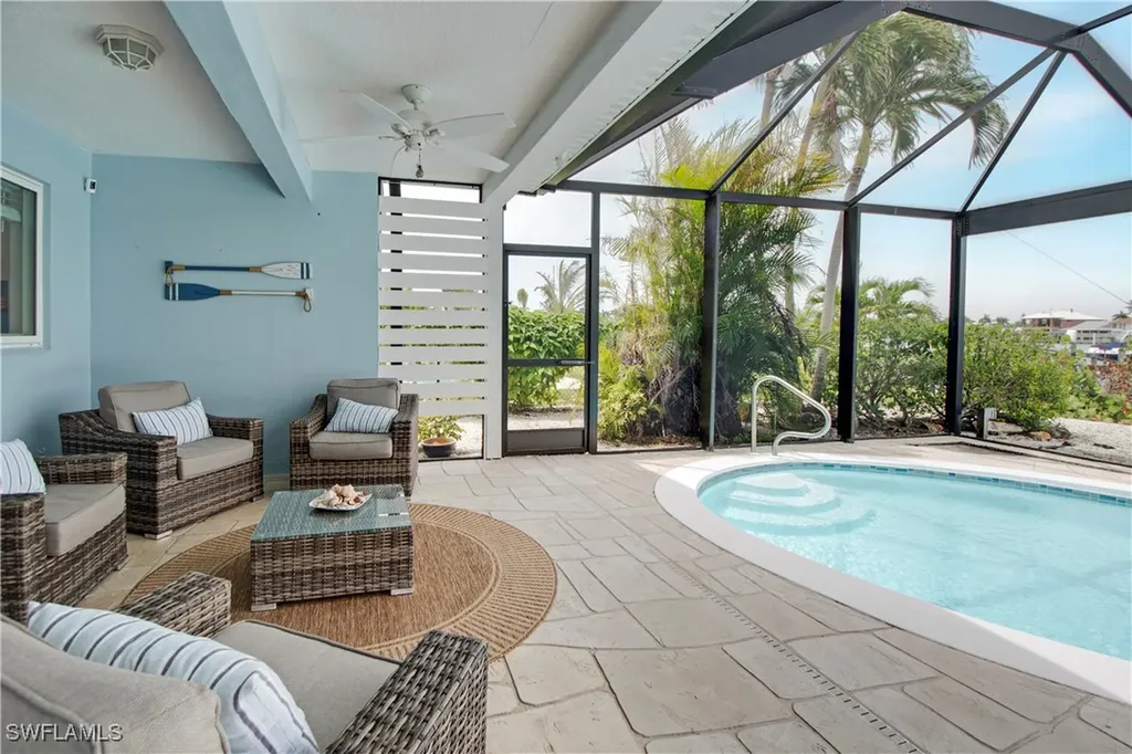 19 Pelican Street E Naples FL 34113
