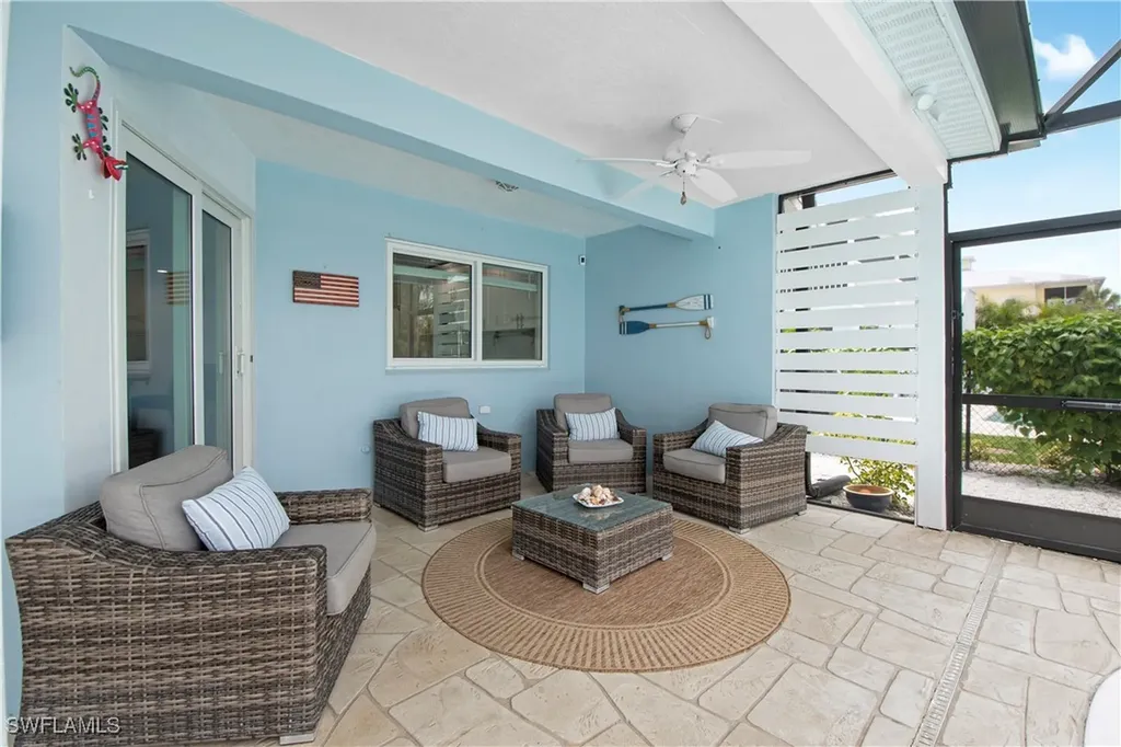 19 Pelican Street E Naples FL 34113