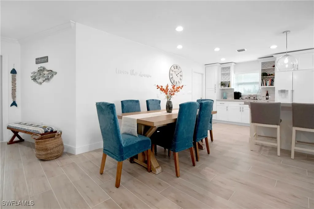 19 Pelican Street E Naples FL 34113