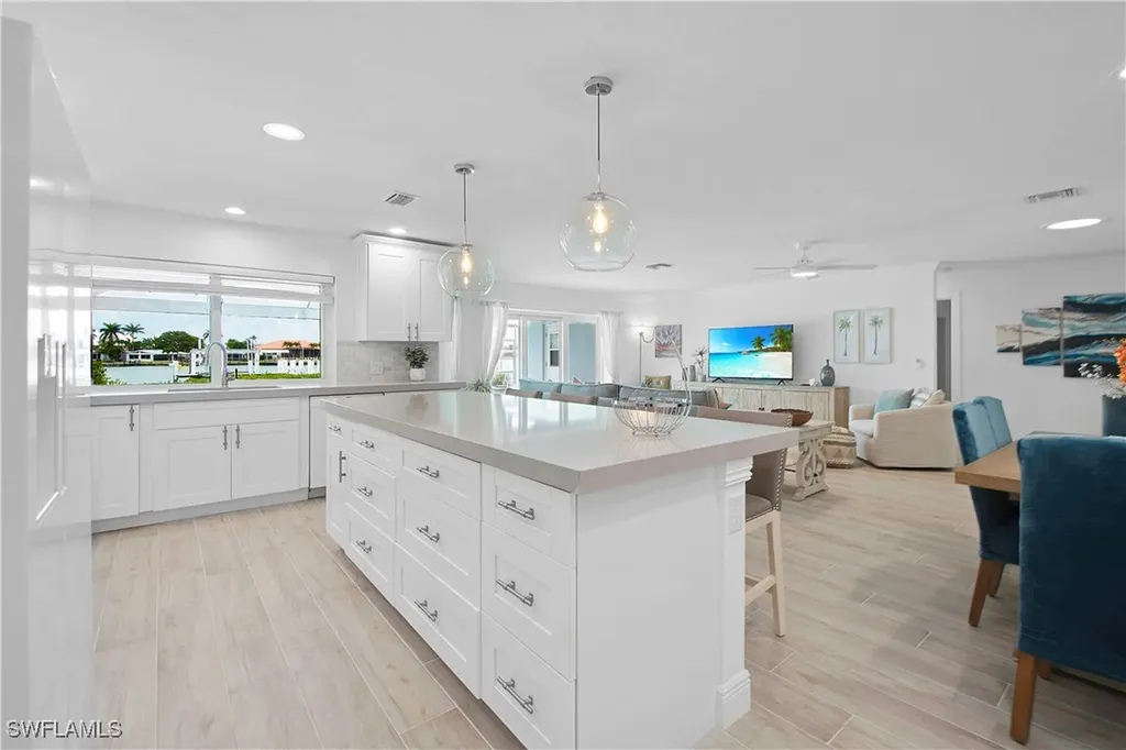 19 Pelican Street E Naples FL 34113