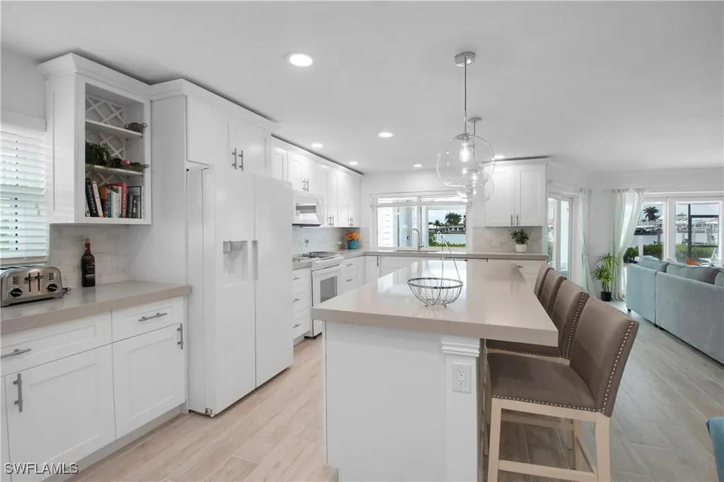 19 Pelican Street E Naples FL 34113