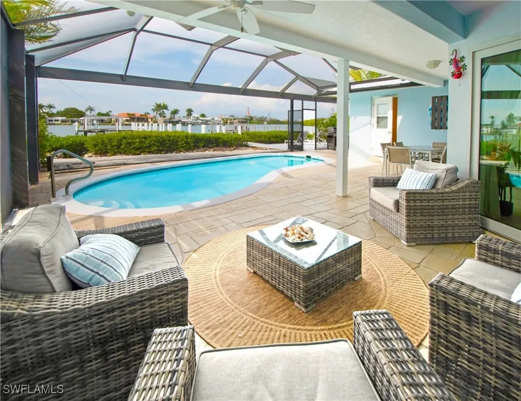 19 Pelican Street E Naples FL 34113
