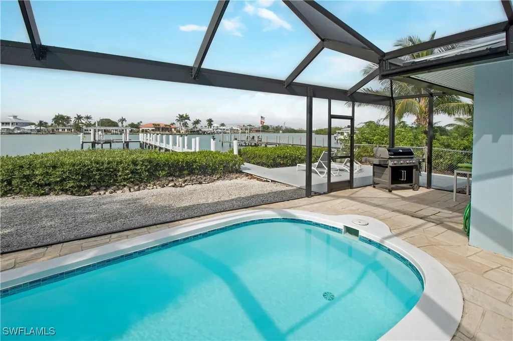19 Pelican Street E Naples FL 34113