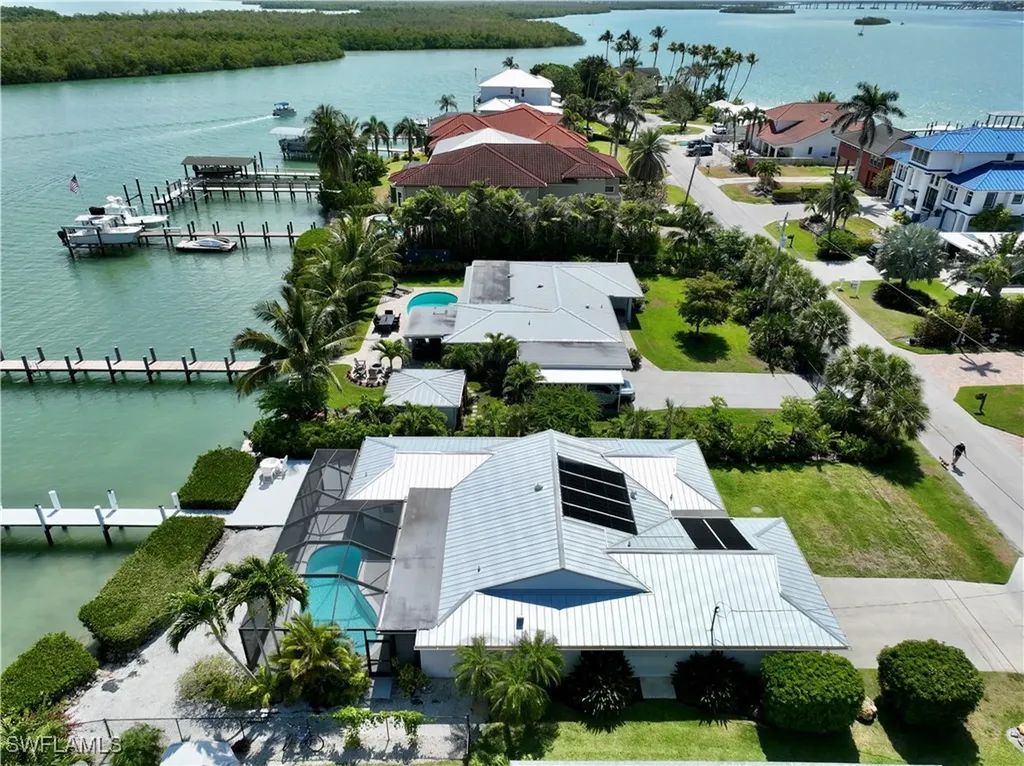 19 Pelican Street E Naples FL 34113