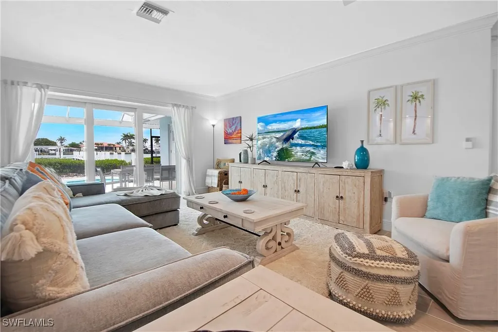 19 Pelican Street E Naples FL 34113